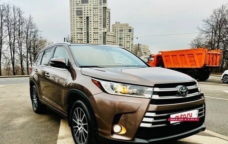 Toyota Highlander III, 2018 год, 4 220 000 рублей, 17 фотография