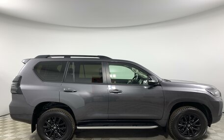 Toyota Land Cruiser Prado 150 рестайлинг 2, 2021 год, 8 000 000 рублей, 4 фотография