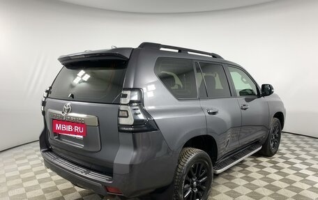 Toyota Land Cruiser Prado 150 рестайлинг 2, 2021 год, 8 000 000 рублей, 5 фотография