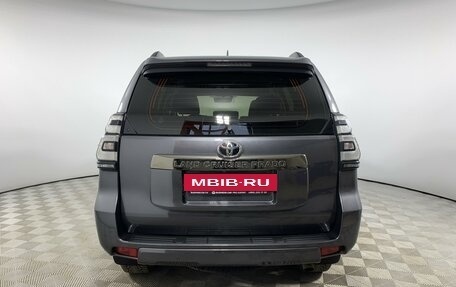 Toyota Land Cruiser Prado 150 рестайлинг 2, 2021 год, 8 000 000 рублей, 6 фотография