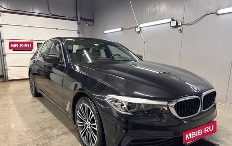 BMW 5 серия, 2019 год, 4 290 000 рублей, 2 фотография