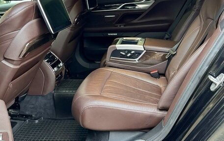 BMW 7 серия, 2016 год, 3 730 000 рублей, 9 фотография