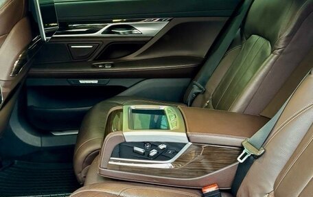 BMW 7 серия, 2016 год, 3 730 000 рублей, 11 фотография