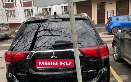 Mitsubishi Outlander III рестайлинг 3, 2018 год, 2 350 000 рублей, 6 фотография