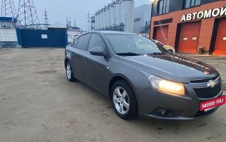 Chevrolet Cruze II, 2010 год, 680 000 рублей, 2 фотография