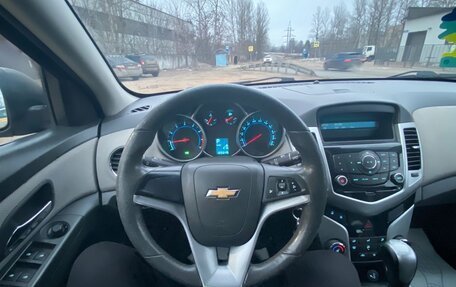 Chevrolet Cruze II, 2010 год, 680 000 рублей, 8 фотография