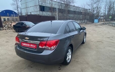 Chevrolet Cruze II, 2010 год, 680 000 рублей, 6 фотография