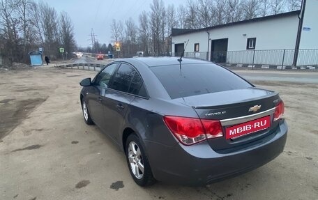 Chevrolet Cruze II, 2010 год, 680 000 рублей, 5 фотография