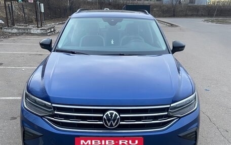 Volkswagen Tiguan II, 2021 год, 3 950 000 рублей, 32 фотография