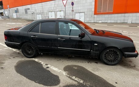 Mercedes-Benz E-Класс, 1998 год, 220 000 рублей, 6 фотография