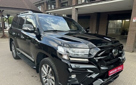 Toyota Land Cruiser 200, 2017 год, 7 750 000 рублей, 1 фотография