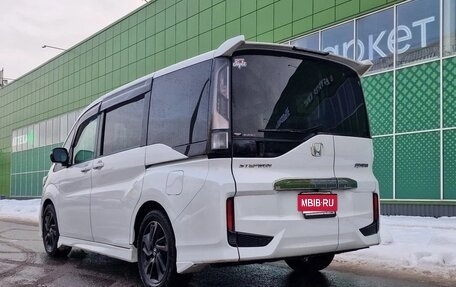 Honda Stepwgn IV, 2021 год, 2 590 000 рублей, 4 фотография