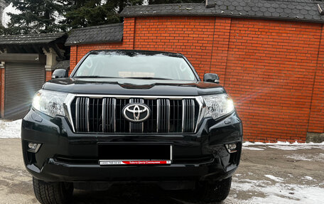 Toyota Land Cruiser Prado 150 рестайлинг 2, 2021 год, 6 900 000 рублей, 8 фотография