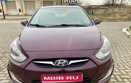 Hyundai Solaris II рестайлинг, 2011 год, 1 140 000 рублей, 1 фотография