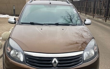 Renault Sandero I, 2013 год, 820 000 рублей, 2 фотография