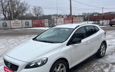 Volvo V40 II рестайлинг, 2015 год, 1 980 000 рублей, 5 фотография