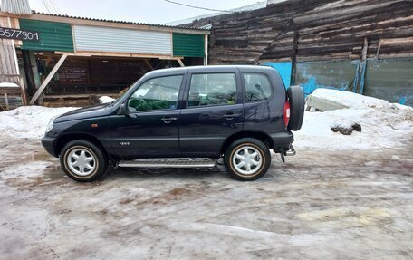 Chevrolet Niva I рестайлинг, 2004 год, 800 000 рублей, 2 фотография