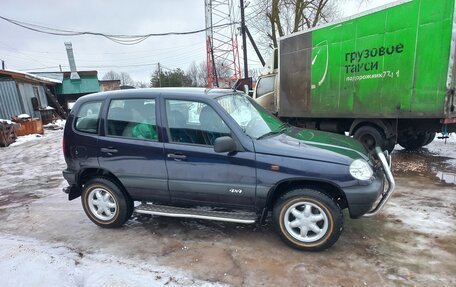 Chevrolet Niva I рестайлинг, 2004 год, 800 000 рублей, 4 фотография