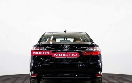 Toyota Camry, 2017 год, 2 125 000 рублей, 5 фотография