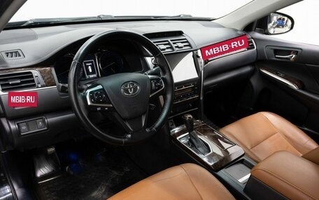 Toyota Camry, 2017 год, 2 125 000 рублей, 9 фотография