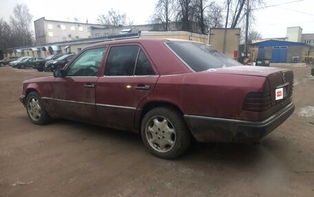 Mercedes-Benz E-Класс, 1993 год, 245 000 рублей, 6 фотография