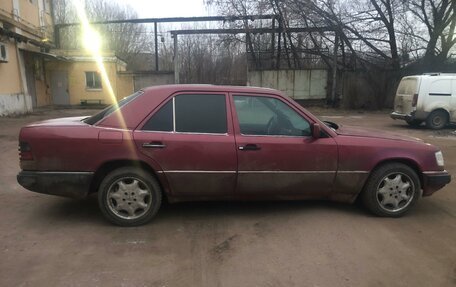 Mercedes-Benz E-Класс, 1993 год, 245 000 рублей, 4 фотография