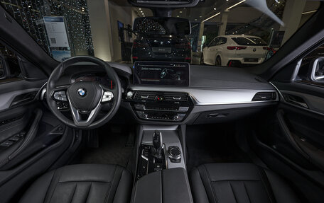 BMW 5 серия, 2023 год, 8 984 217 рублей, 15 фотография