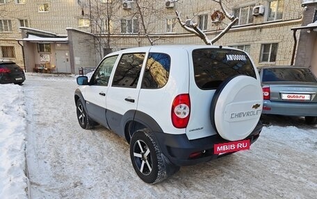 Chevrolet Niva I рестайлинг, 2017 год, 850 000 рублей, 5 фотография