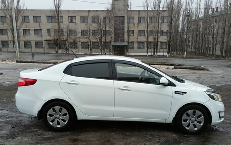 KIA Rio III рестайлинг, 2014 год, 700 000 рублей, 2 фотография