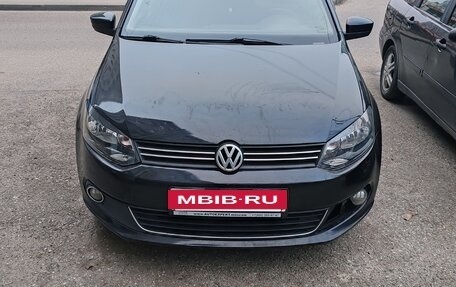 Volkswagen Polo VI (EU Market), 2013 год, 900 000 рублей, 2 фотография