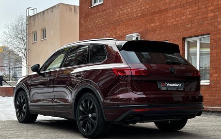 Volkswagen Touareg III, 2018 год, 4 850 000 рублей, 6 фотография