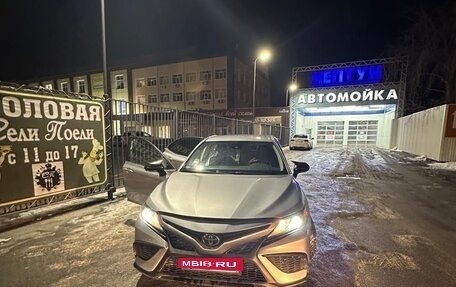 Toyota Camry, 2021 год, 3 100 000 рублей, 8 фотография