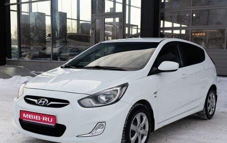 Hyundai Solaris II рестайлинг, 2013 год, 1 100 000 рублей, 1 фотография