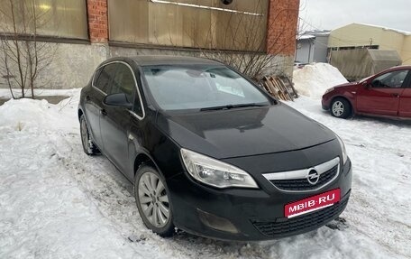 Opel Astra J, 2011 год, 650 000 рублей, 1 фотография