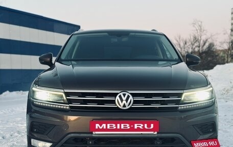 Volkswagen Tiguan II, 2017 год, 2 250 000 рублей, 2 фотография