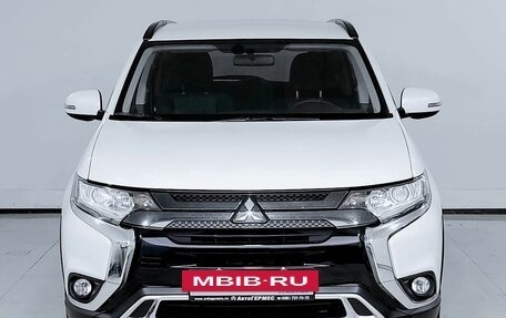 Mitsubishi Outlander III рестайлинг 3, 2021 год, 2 850 000 рублей, 2 фотография