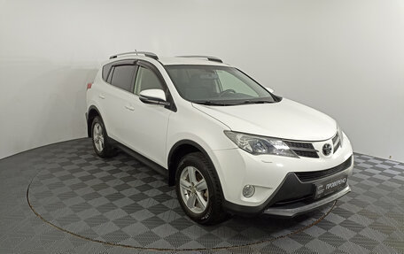 Toyota RAV4, 2015 год, 2 000 000 рублей, 3 фотография