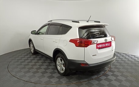 Toyota RAV4, 2015 год, 2 000 000 рублей, 7 фотография