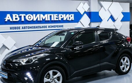 Toyota C-HR I рестайлинг, 2017 год, 2 083 000 рублей, 3 фотография