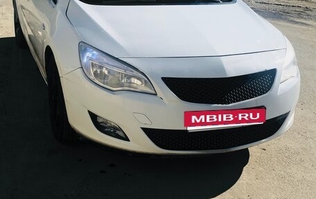 Opel Astra J, 2011 год, 720 000 рублей, 2 фотография