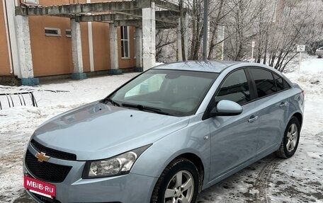 Chevrolet Cruze II, 2010 год, 590 000 рублей, 3 фотография