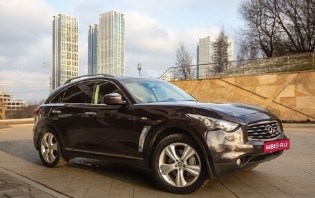 Infiniti FX II, 2011 год, 2 650 000 рублей, 4 фотография