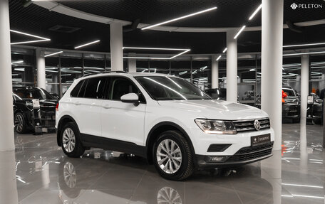 Volkswagen Tiguan II, 2018 год, 2 270 000 рублей, 2 фотография