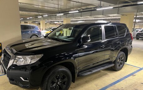 Toyota Land Cruiser Prado 150 рестайлинг 2, 2018 год, 4 400 000 рублей, 2 фотография