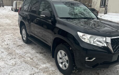 Toyota Land Cruiser Prado 150 рестайлинг 2, 2018 год, 4 400 000 рублей, 16 фотография