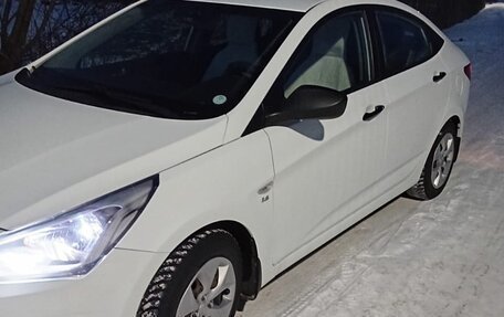 Hyundai Solaris II рестайлинг, 2015 год, 995 000 рублей, 3 фотография