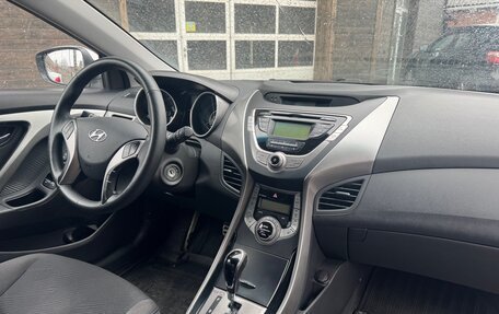 Hyundai Elantra V, 2013 год, 1 350 000 рублей, 2 фотография