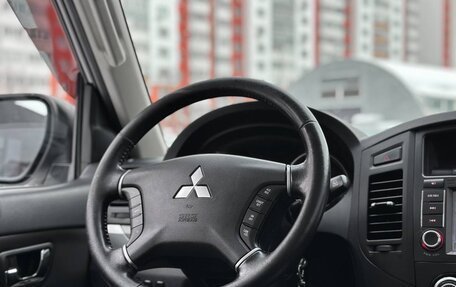 Mitsubishi Pajero IV, 2014 год, 2 850 000 рублей, 9 фотография