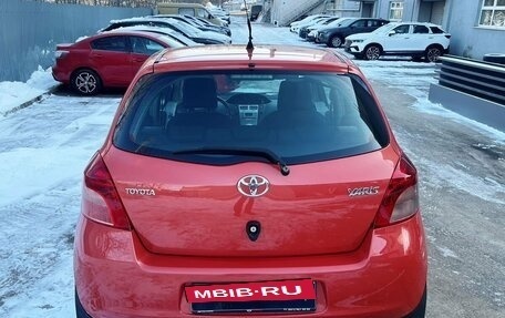 Toyota Yaris III рестайлинг, 2006 год, 492 000 рублей, 5 фотография