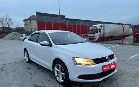 Volkswagen Jetta VI, 2013 год, 1 100 000 рублей, 12 фотография